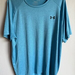 Men’s XL Light Blue Under Armour Heatgear Loose Fit Athletic/Lightweight Shirt